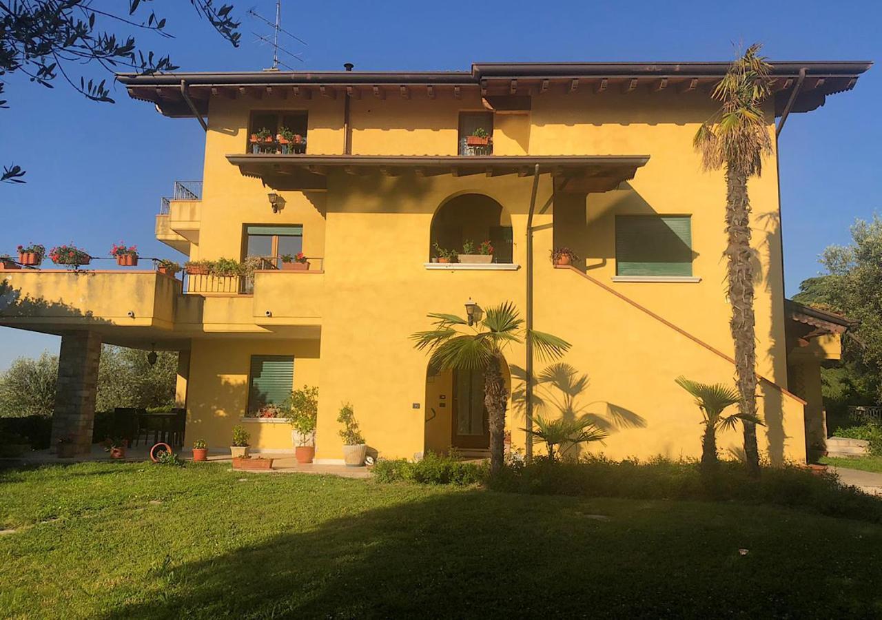 Villa Elena Appartamento In Villa Montinelle Eksteriør bilde